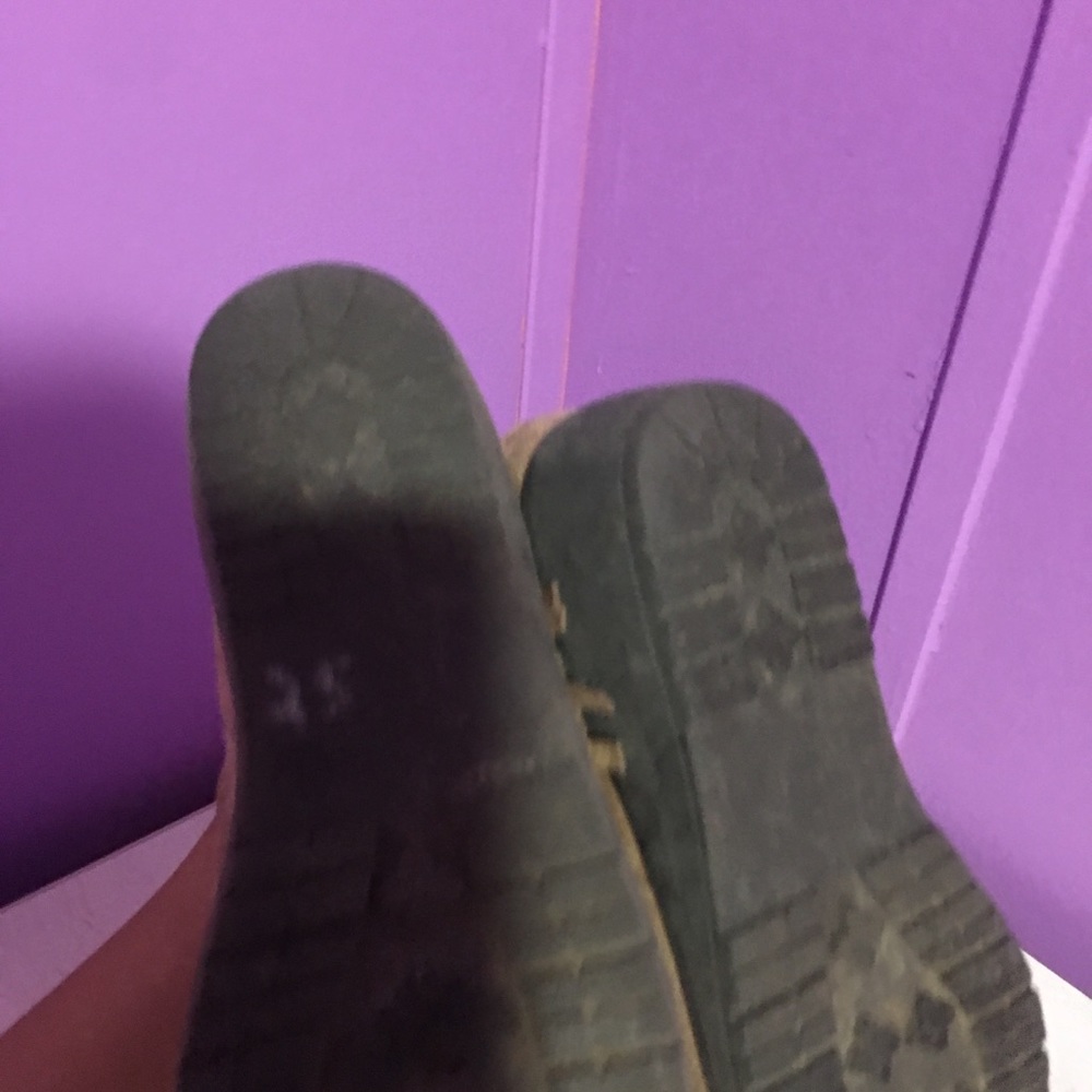 Boots - Picture 4 of 4